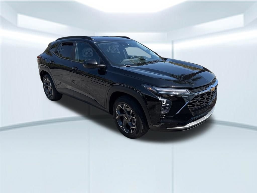 Used 2024 Chevrolet Trax LT w/ Driver Confidence Package image 6