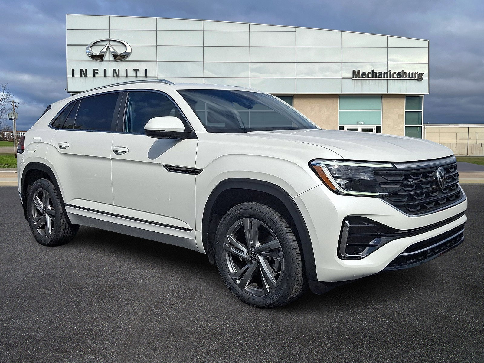Used 2024 Volkswagen Atlas Cross Sport SEL R-Line