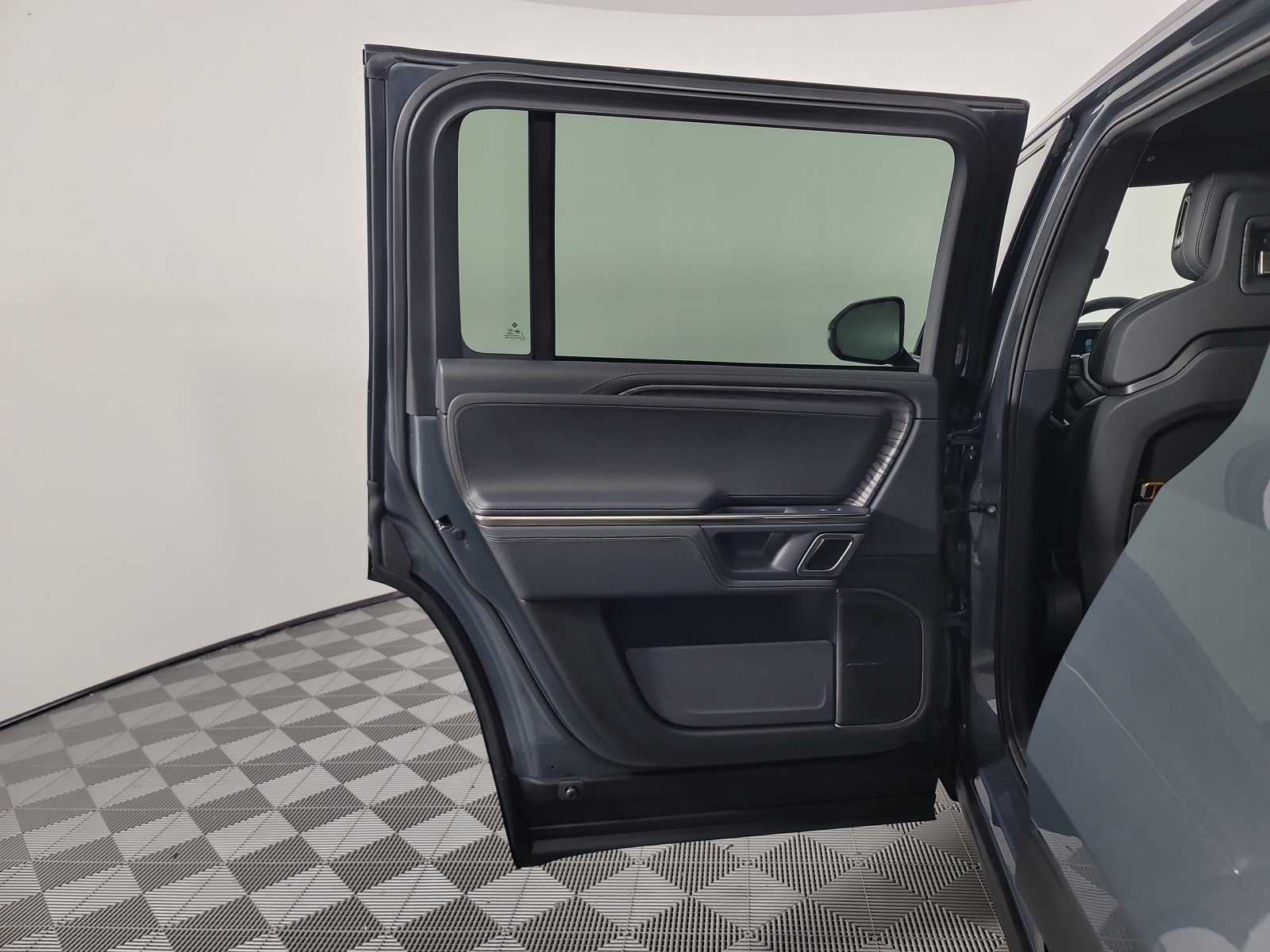 Used 2022 Rivian R1S Launch Edition AWD/4WD image 17