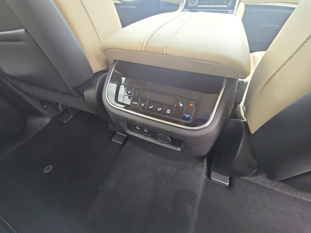 Used 2025 Nissan Armada Platinum image 22