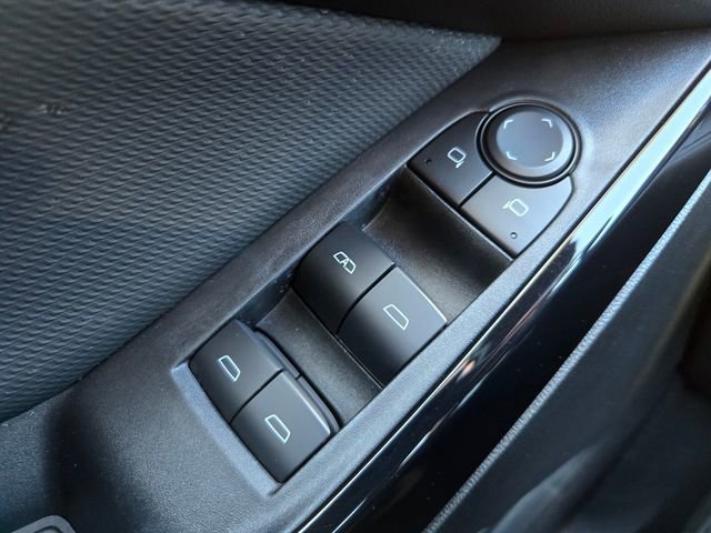 Used 2025 Chevrolet Equinox LT image 32