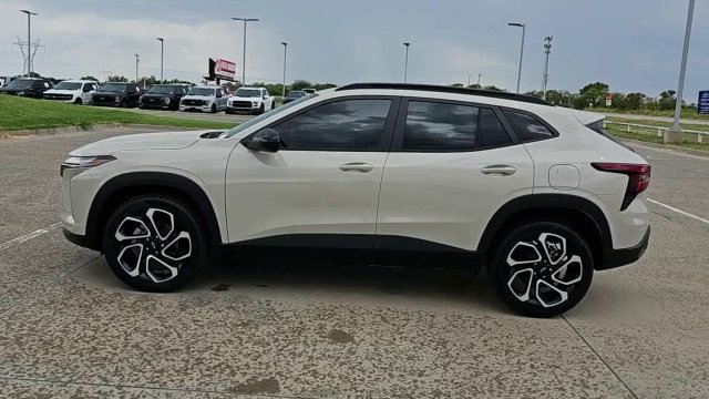 Used 2026 Chevrolet Trax RS FWD image 5