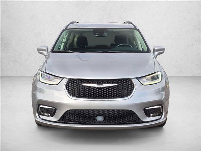 Used 2021 Chrysler Pacifica Touring w/ Cold Weather Group FWD image 2
