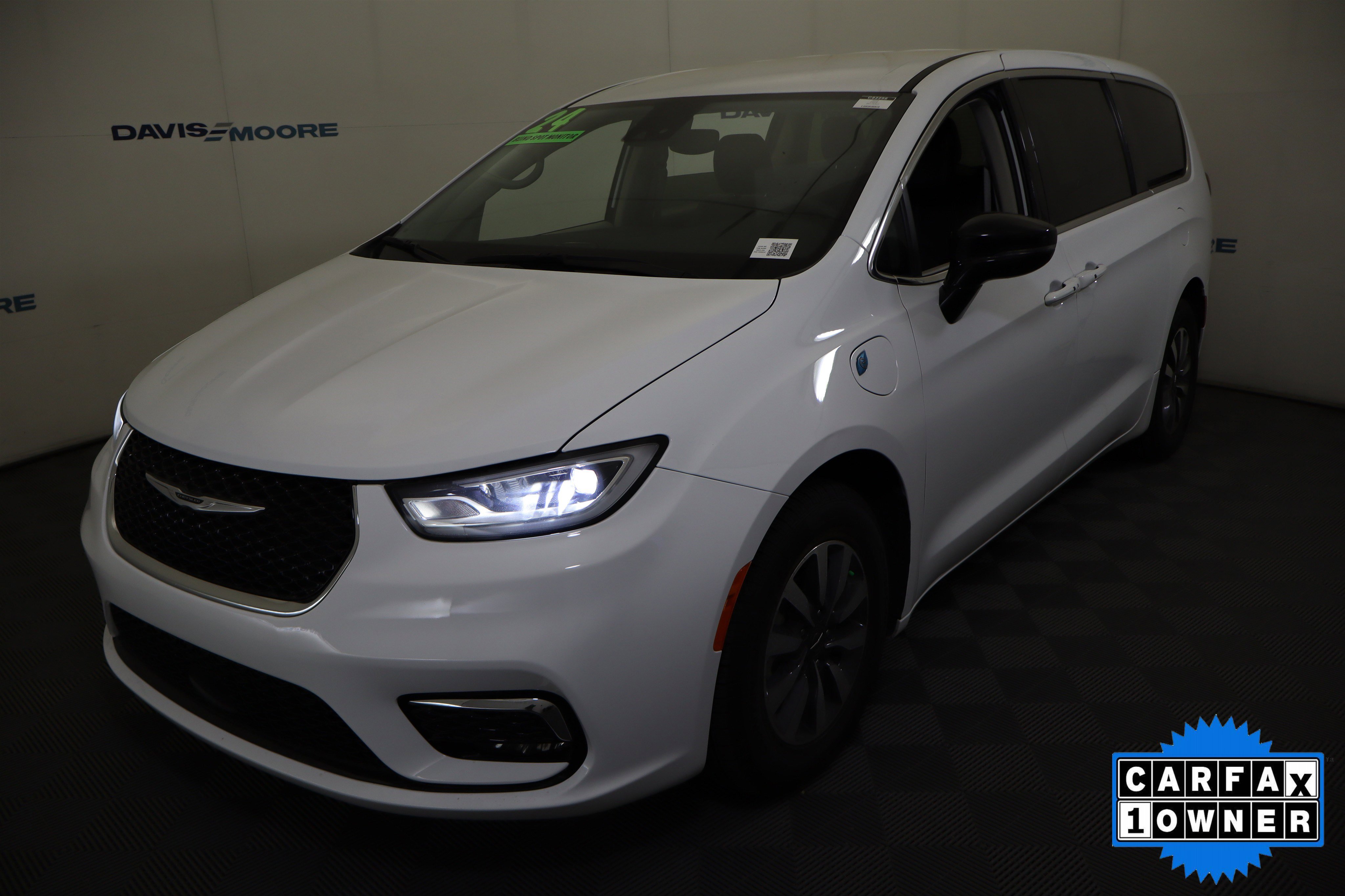 Used 2024 Chrysler Pacifica Select image 11