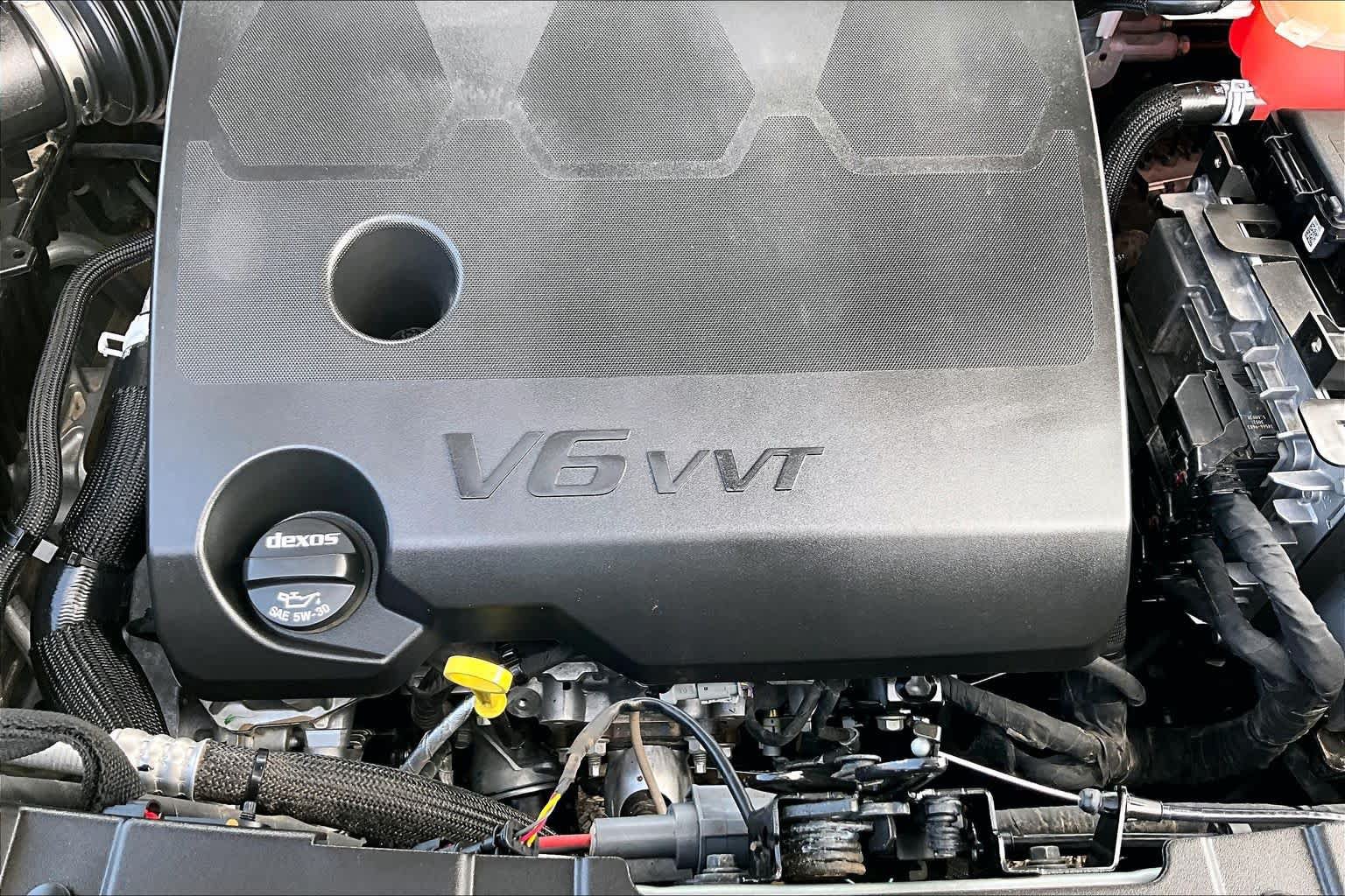Used 2023 Chevrolet Traverse RS w/ LPO, Floor Liner Package FWD image 32