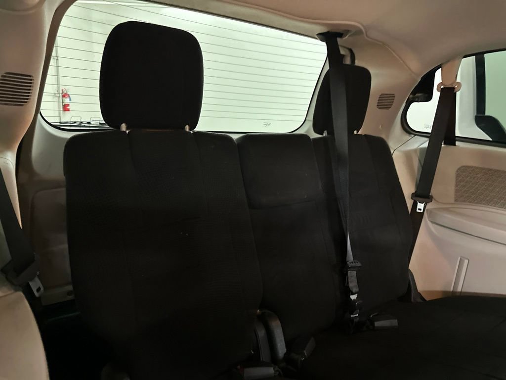 Used 2012 Dodge Grand Caravan SXT w/ Entertainment Group 1 FWD image 30