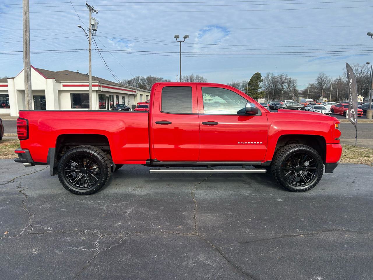 Used 2017 Chevrolet Silverado 1500 Custom w/ Custom Convenience Package image 4