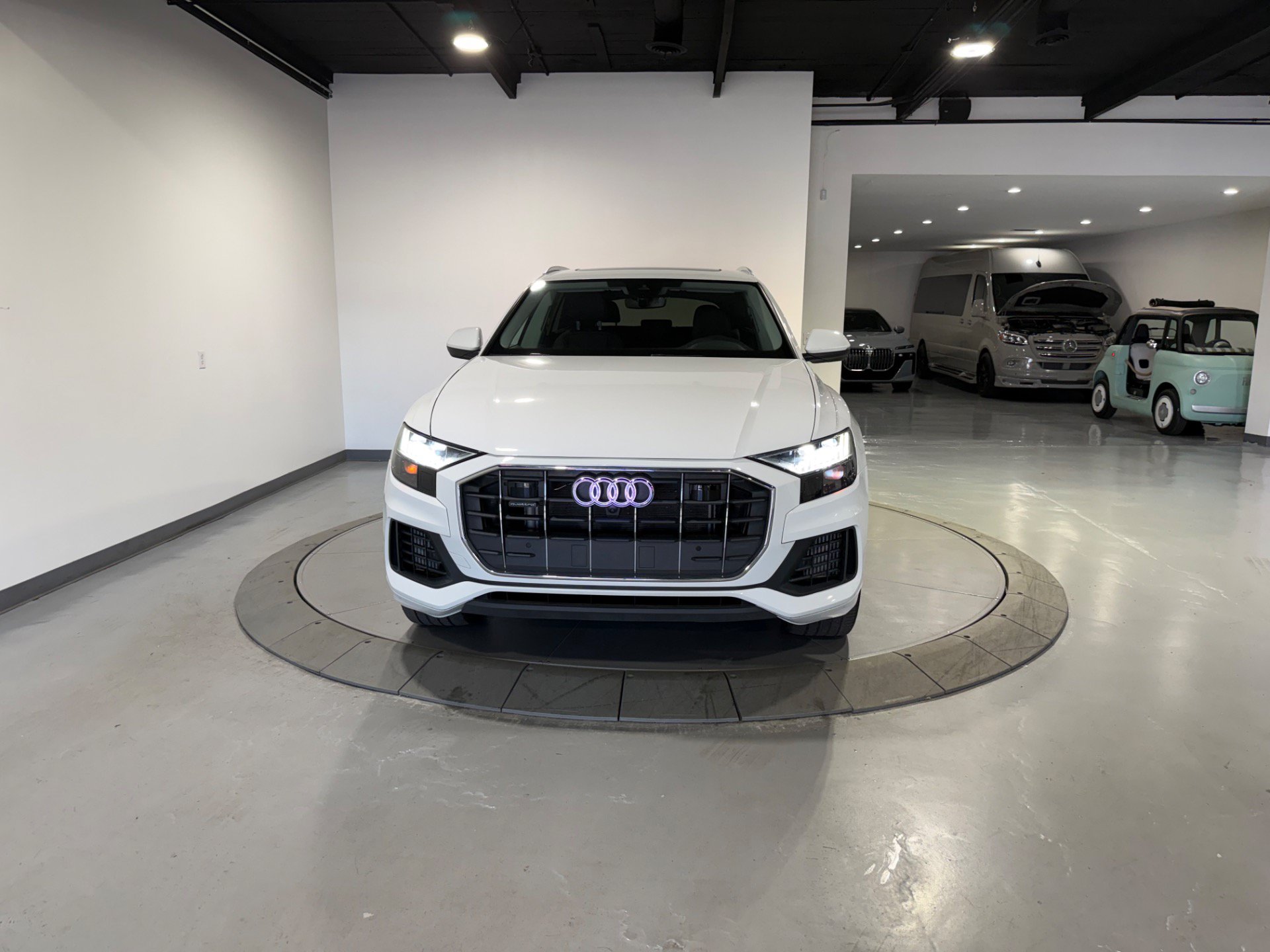 Used 2023 Audi Q8 Premium w/ Convenience Package AWD/4WD image 5
