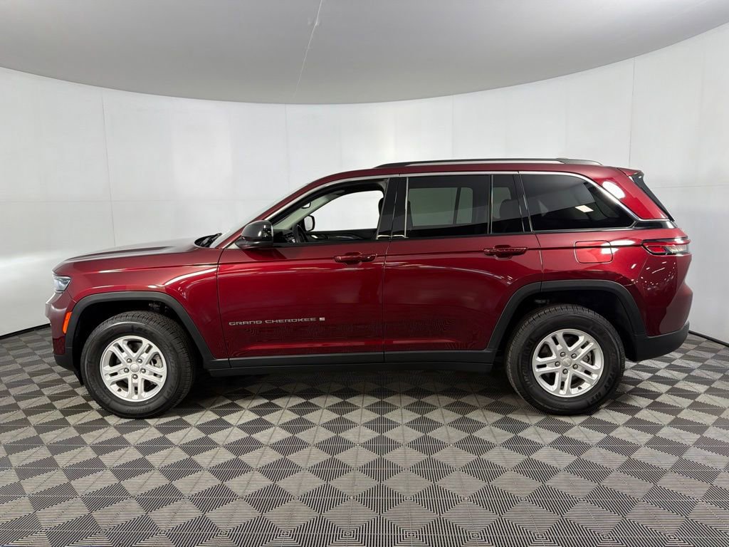 Certified 2023 Jeep Grand Cherokee Laredo w/ Luxury Tech Group I AWD/4WD image 10