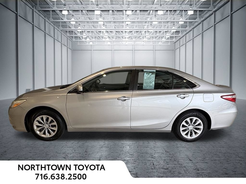 Used 2015 Toyota Camry LE FWD image 3