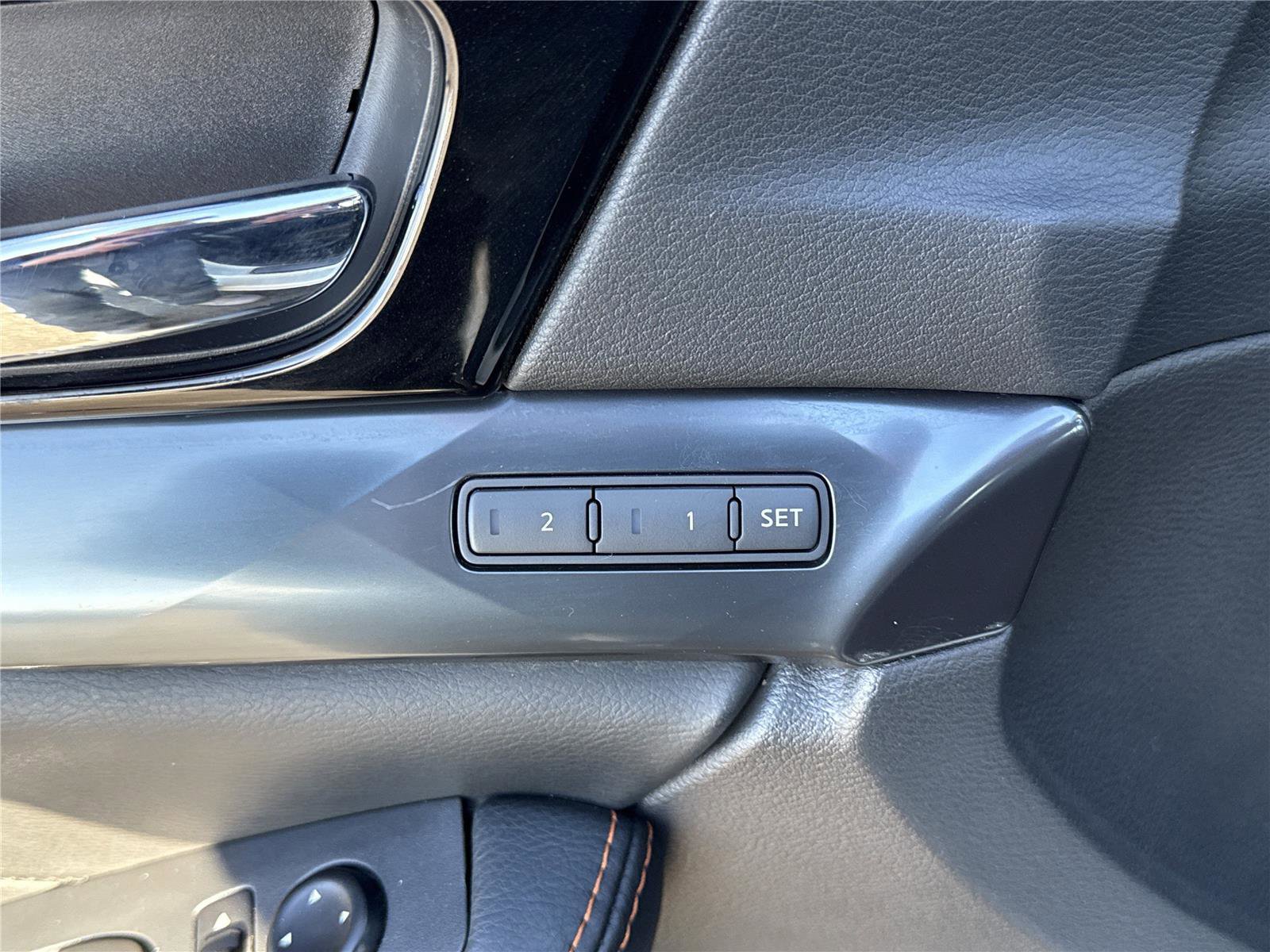 Used 2023 Nissan Maxima SR w/ Sport Mat Group FWD image 17