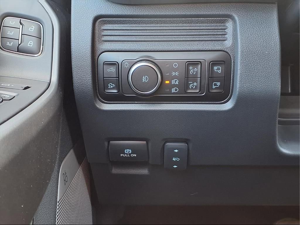 New 2026 Ford F250 Lariat w/ Black Appearance Package image 11