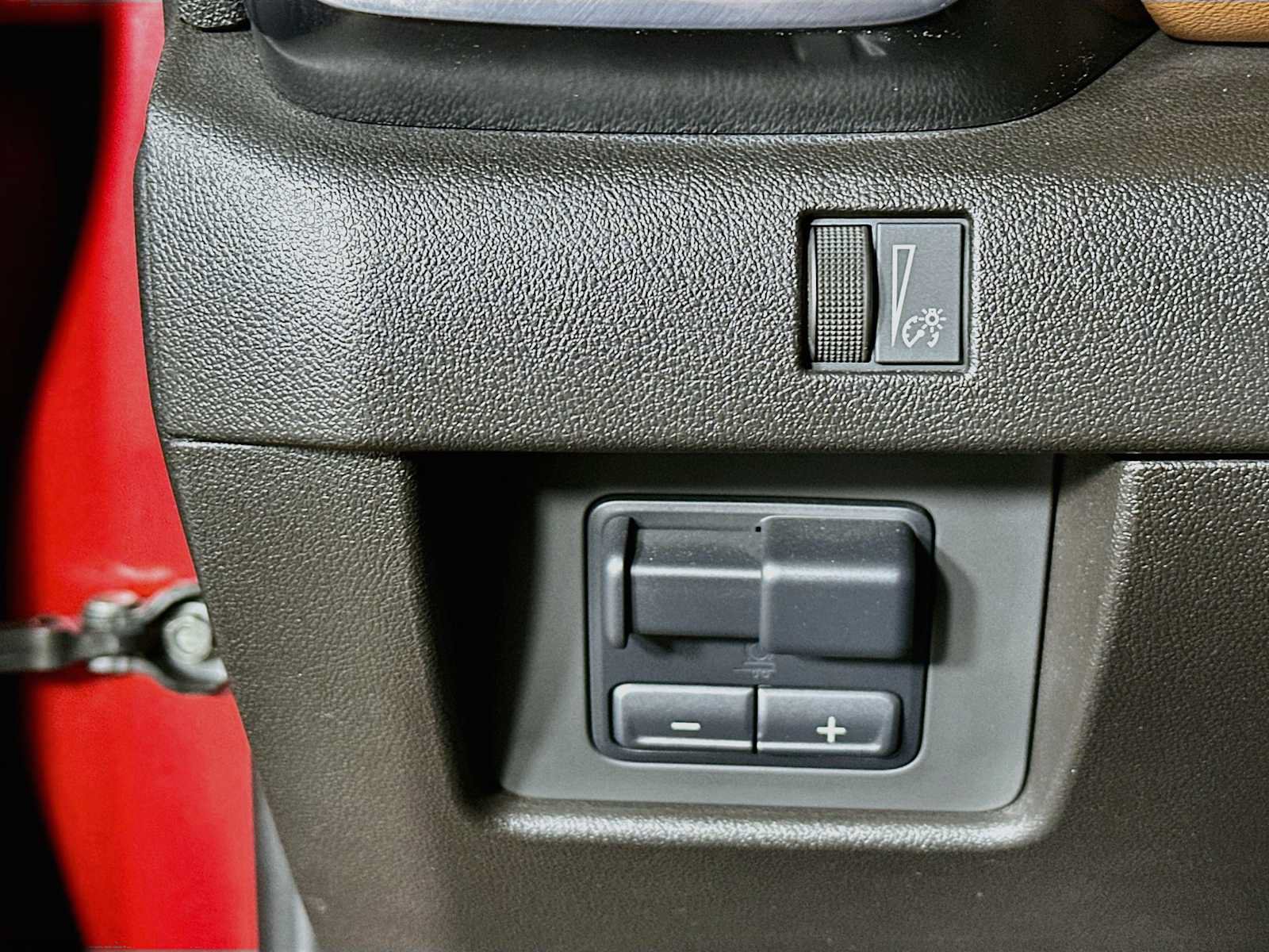 Used 2025 GMC Canyon AT4 w/ AT4 Premium Package AWD/4WD image 10