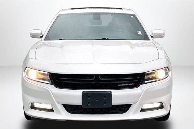 Used 2015 Dodge Charger SXT RWD image 3