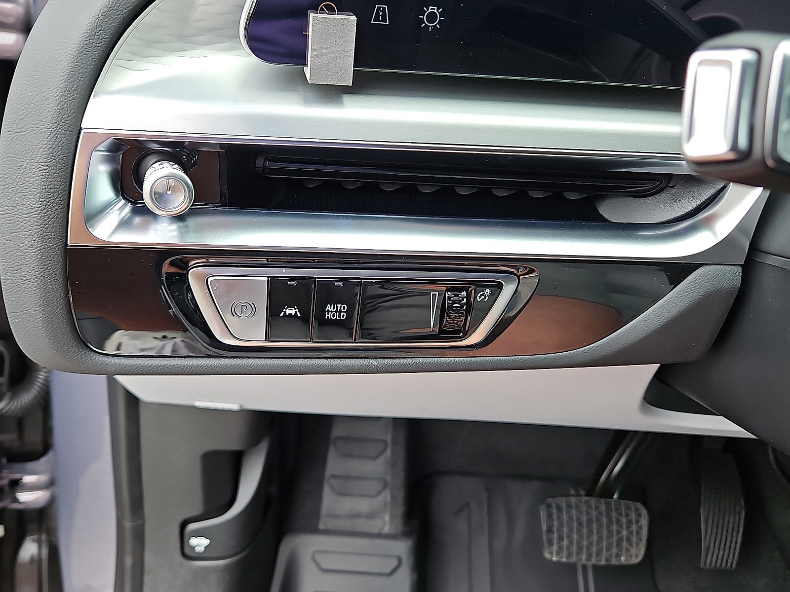 New 2025 Cadillac Lyriq Luxury image 21