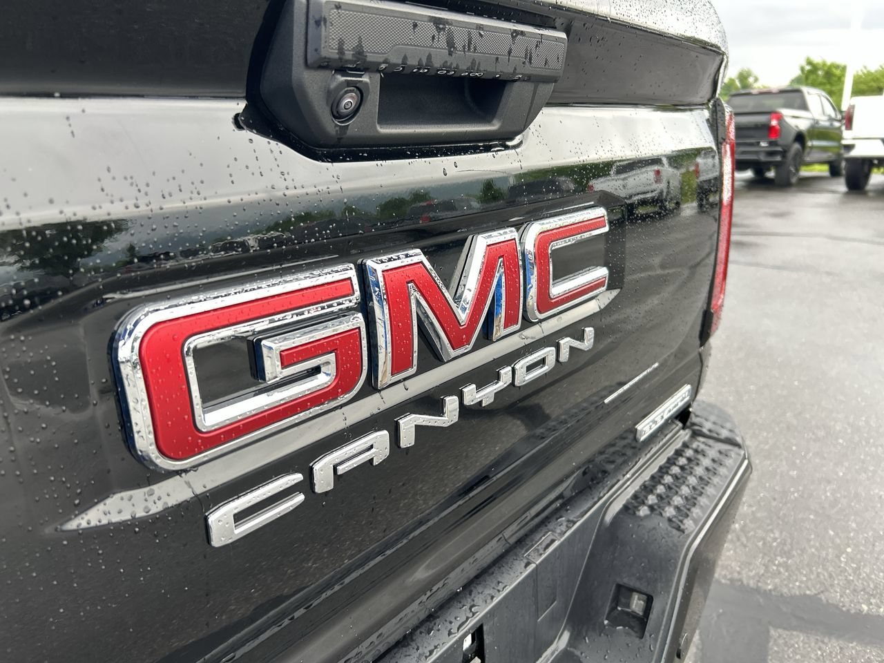 Used 2025 GMC Canyon Elevation AWD/4WD image 11