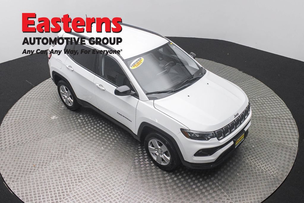 Used 2022 Jeep Compass Latitude w/ Convenience Group AWD/4WD image 3