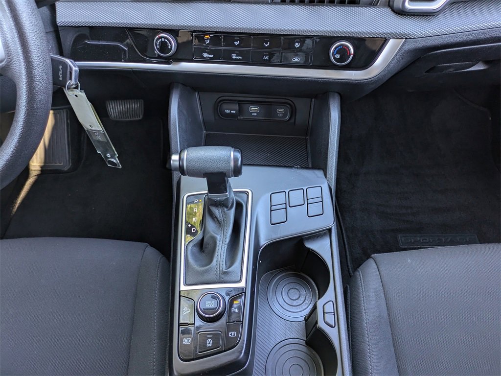 Used 2023 Kia Sportage LX image 19