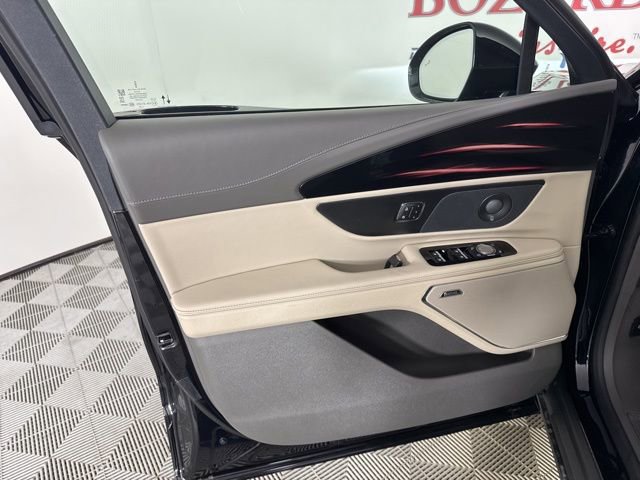 New 2025 Lincoln Nautilus Reserve w/ Jet Appearance Package image 16