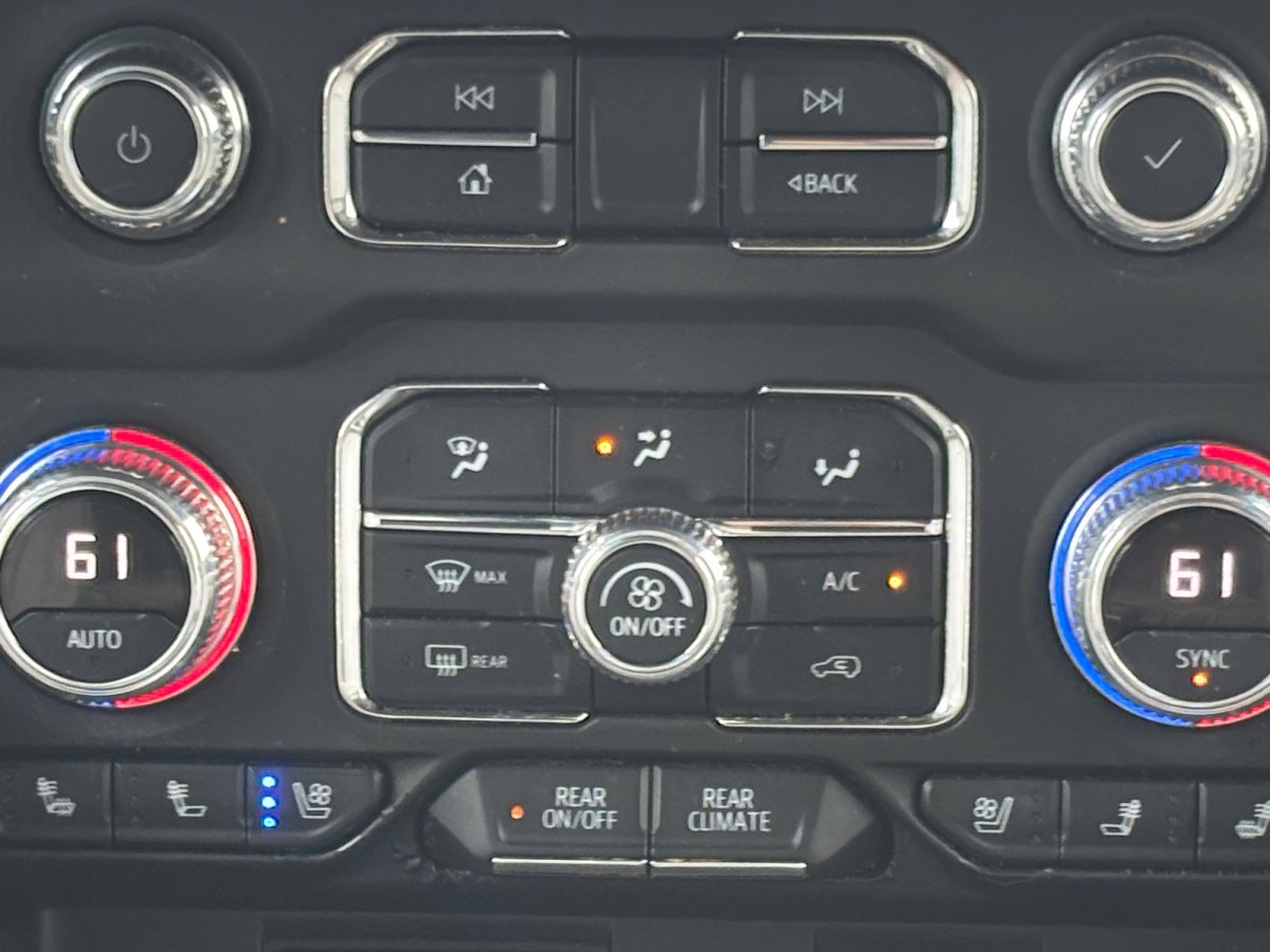 Used 2022 GMC Yukon XL SLT w/ SLT Premium Package AWD/4WD image 4