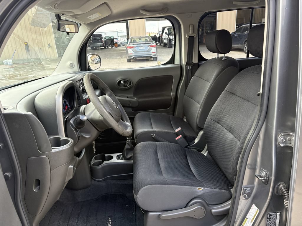 Used 2010 Nissan Cube 1.8 w/ Interior Designer Pkg FWD image 12