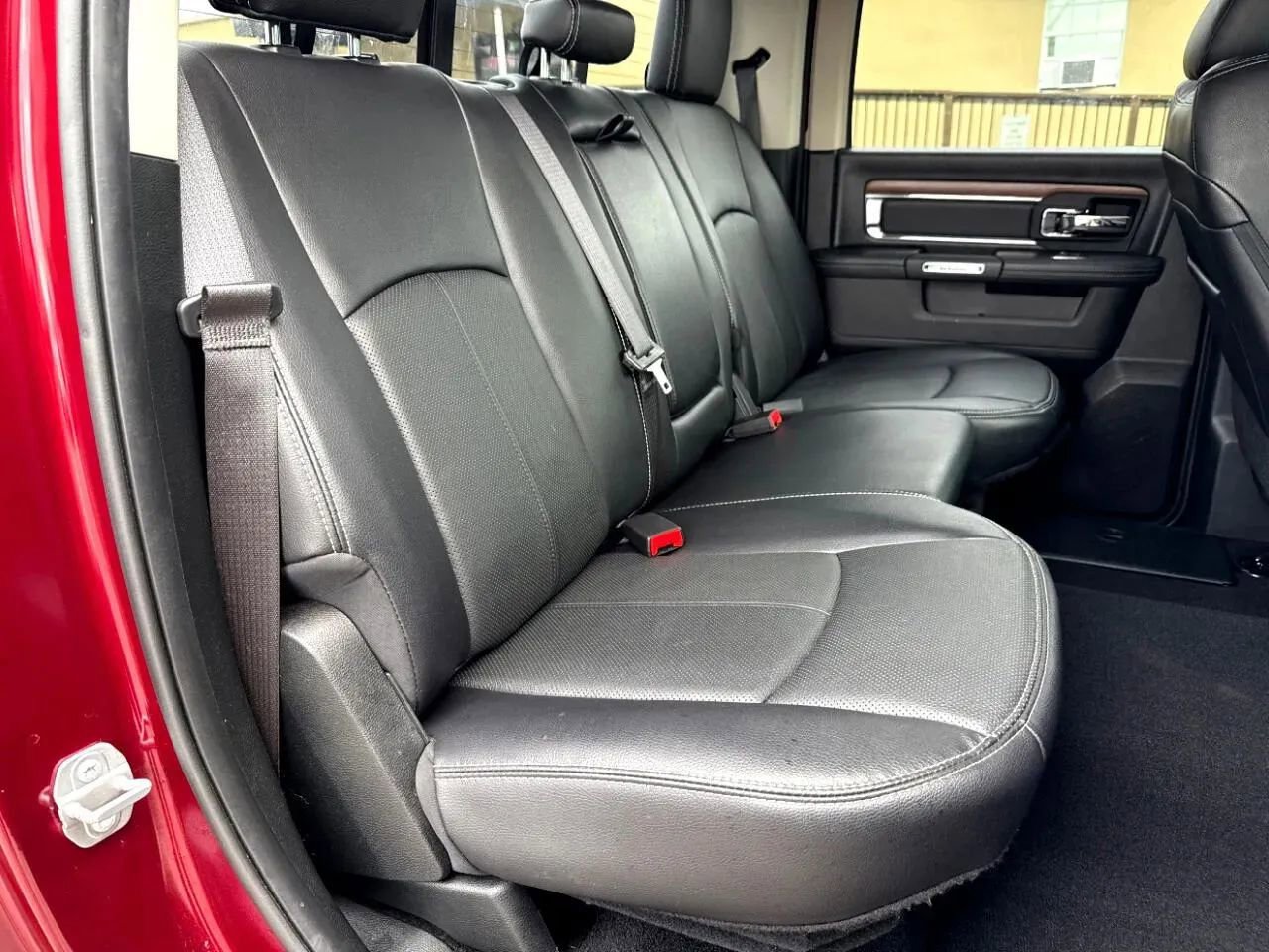 Used 2018 RAM 1500 Laramie w/ Convenience Group AWD/4WD image 29