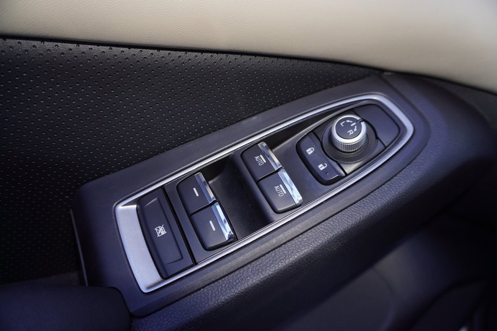 Used 2020 Subaru Ascent Limited w/ Technology Package image 16