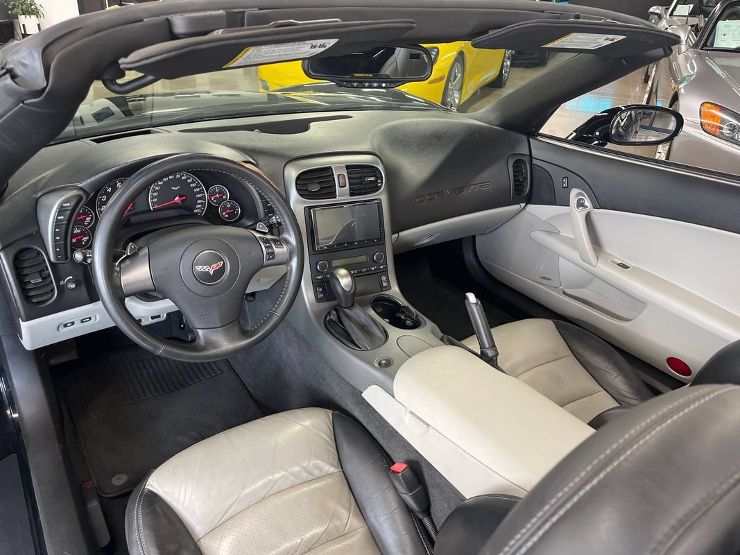 Used 2007 Chevrolet Corvette Coupe w/ Preferred Equipment Group RWD image 38