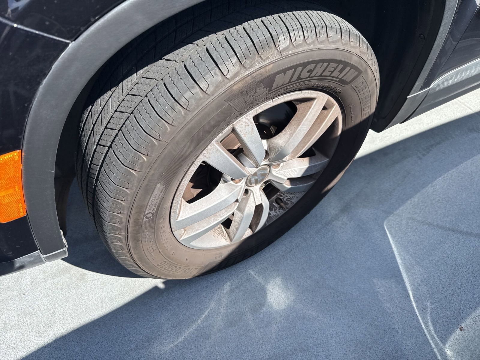 Used 2016 Volkswagen Tiguan S image 3