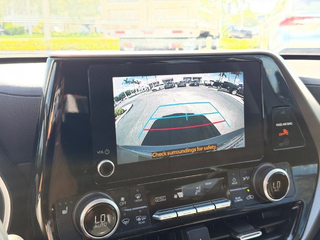 Used 2023 Toyota Highlander XLE FWD image 26