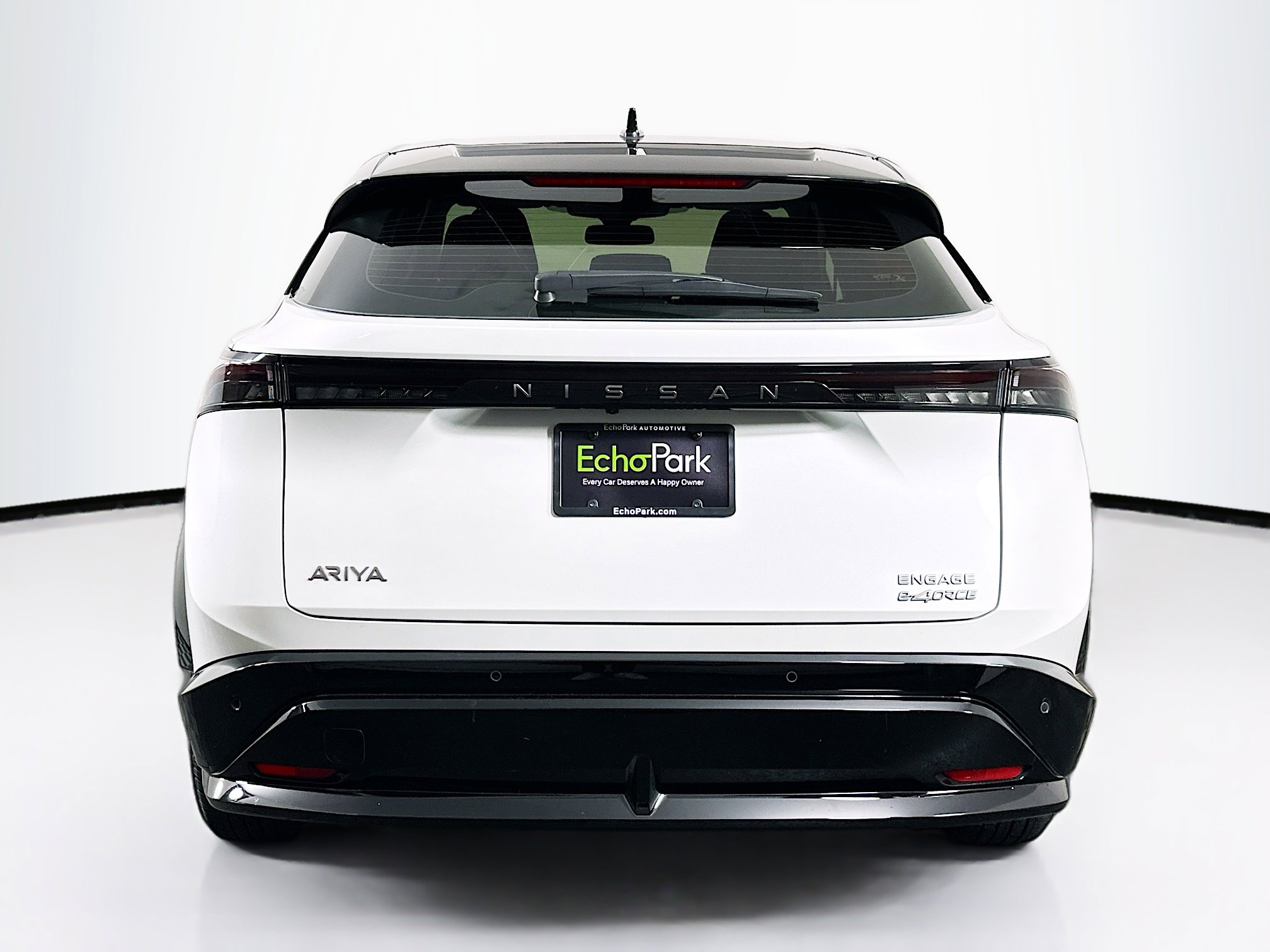 Used 2023 Nissan Ariya AWD image 7