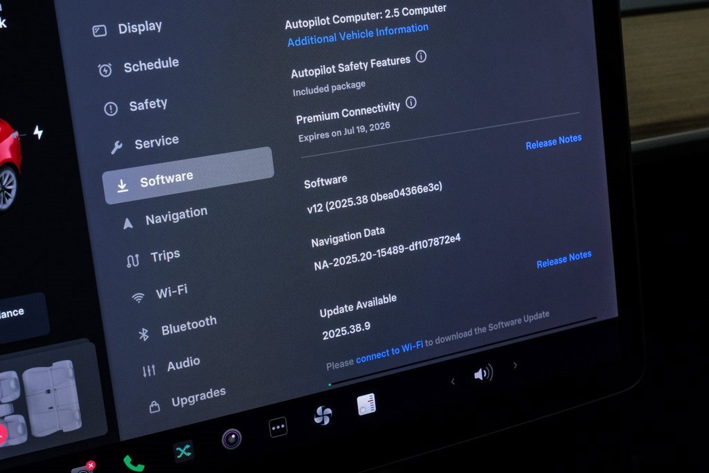 Used 2018 Tesla Model 3 Long Range image 36