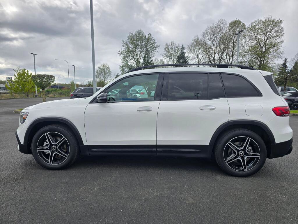 Used 2023 Mercedes-Benz GLB 250 4MATIC w/ AMG Line image 3