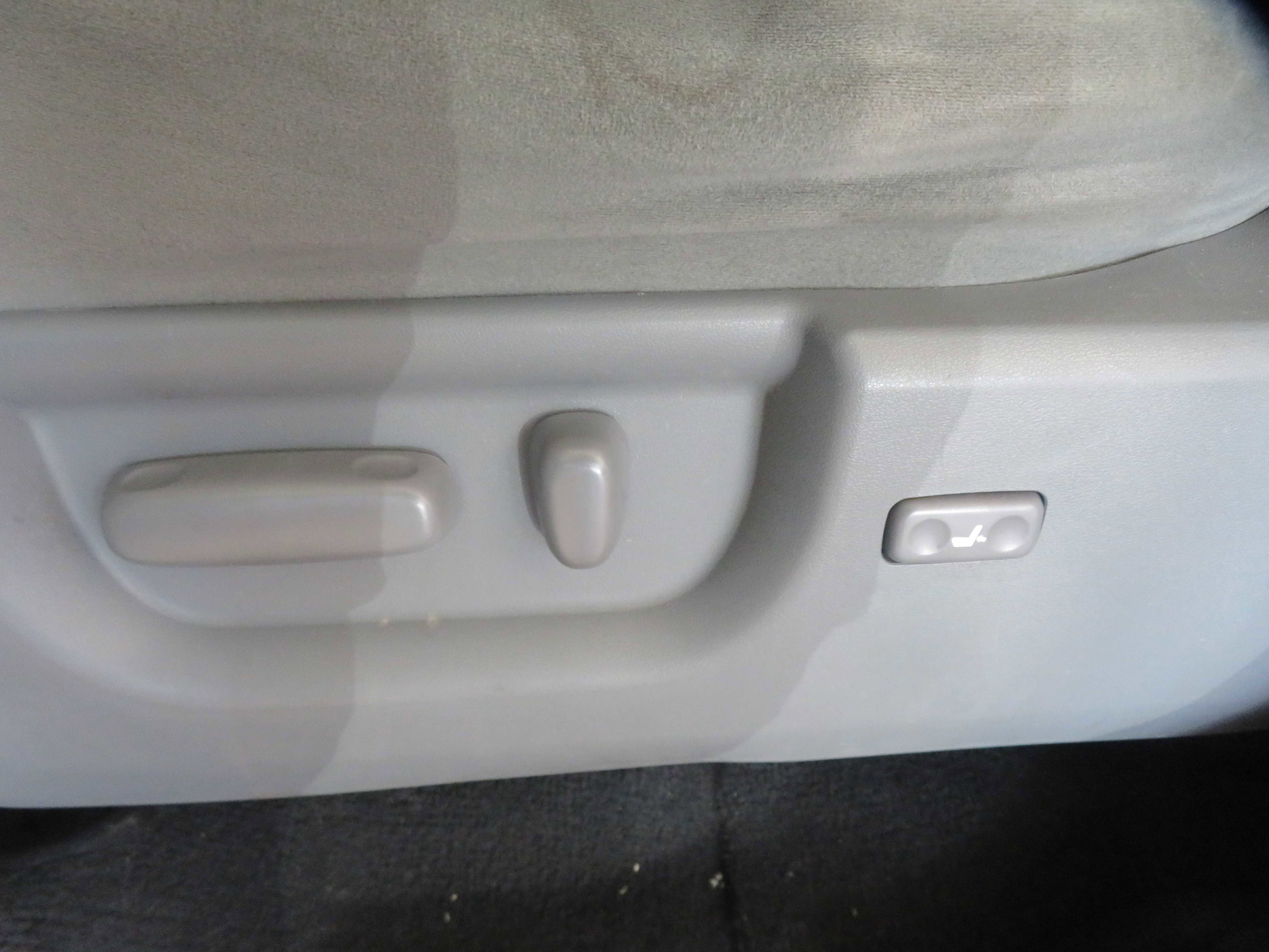 Used 2019 Toyota Sequoia SR5 AWD/4WD image 16