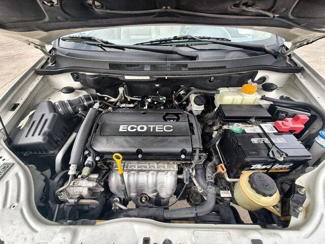 Used 2009 Chevrolet Aveo LT w/ Power and Convenience Package FWD image 27