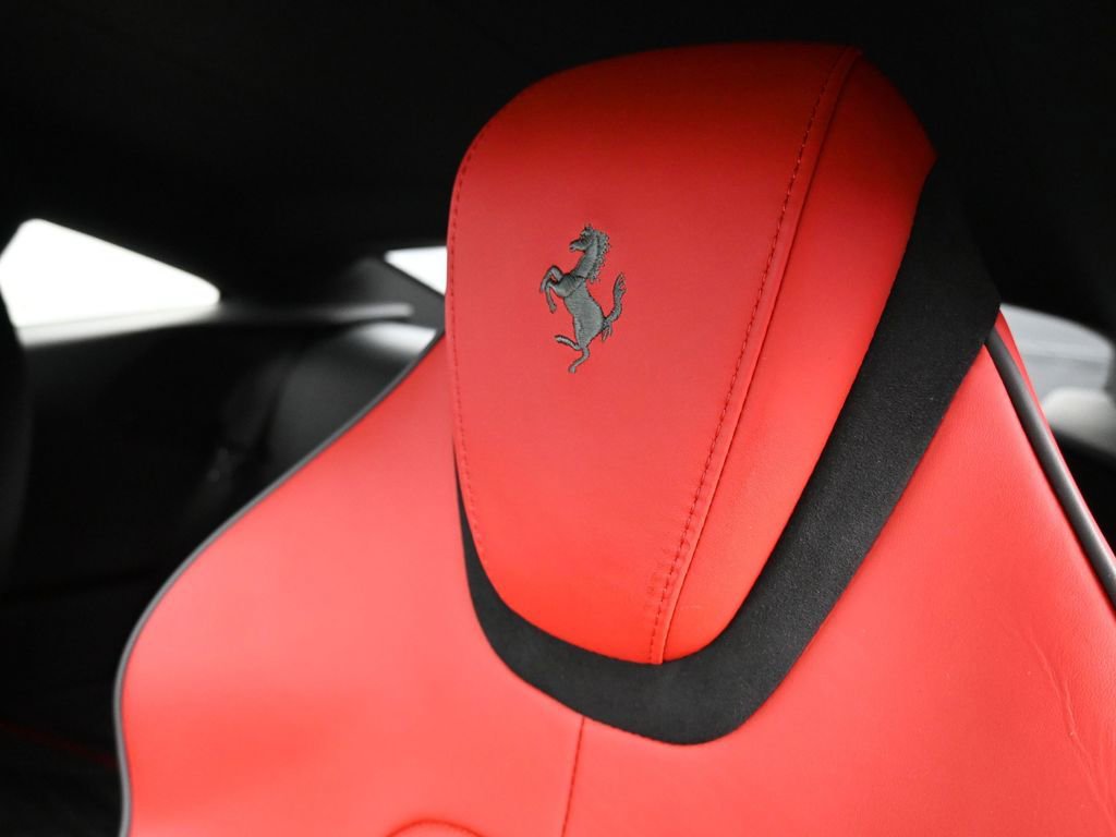 Used 2022 Ferrari Roma RWD image 8