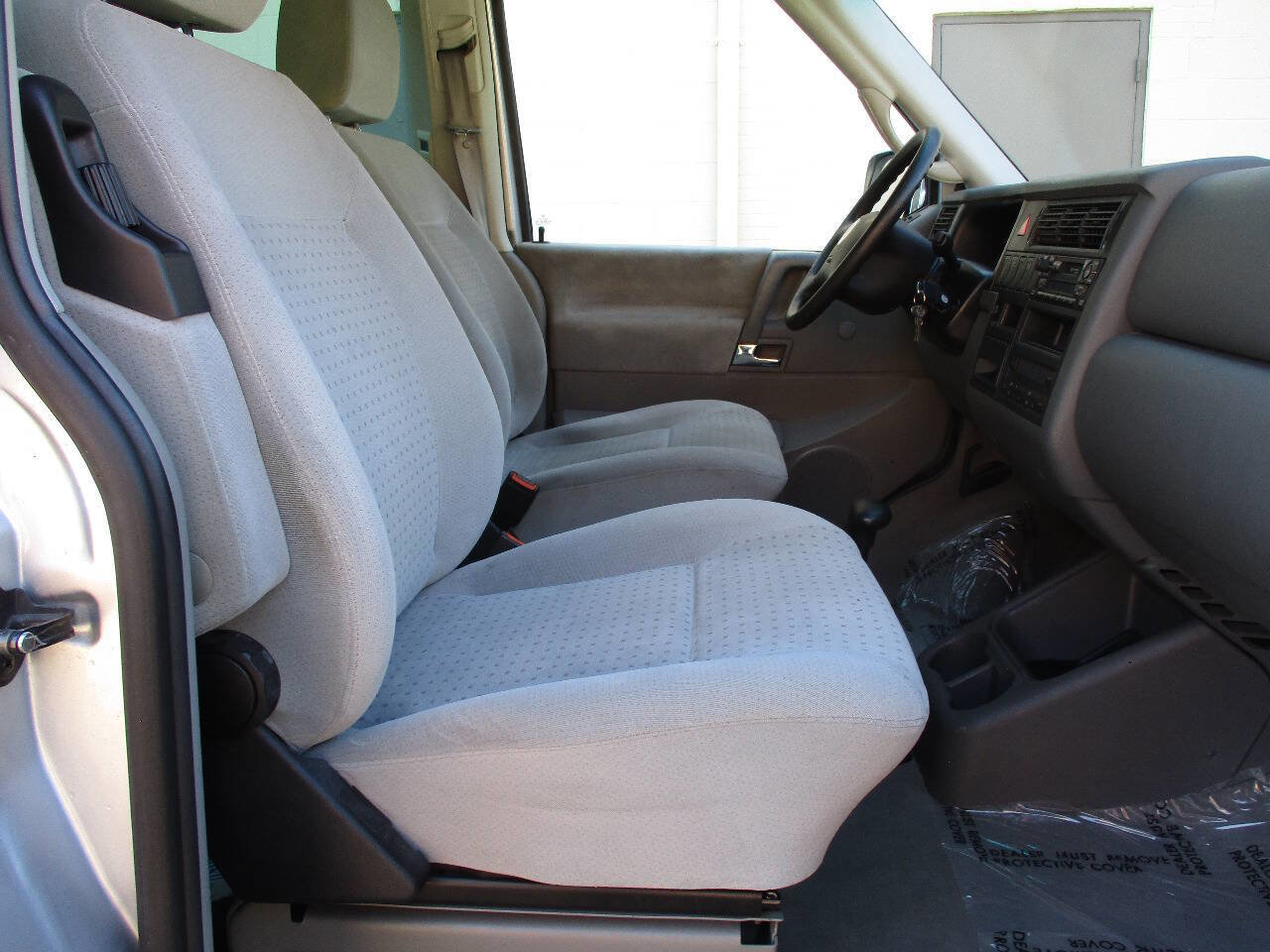 Used 2002 Volkswagen Eurovan GLS image 17