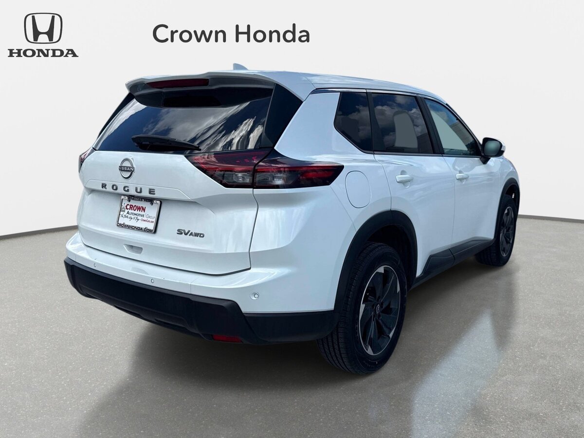 Used 2024 Nissan Rogue SV AWD/4WD image 4