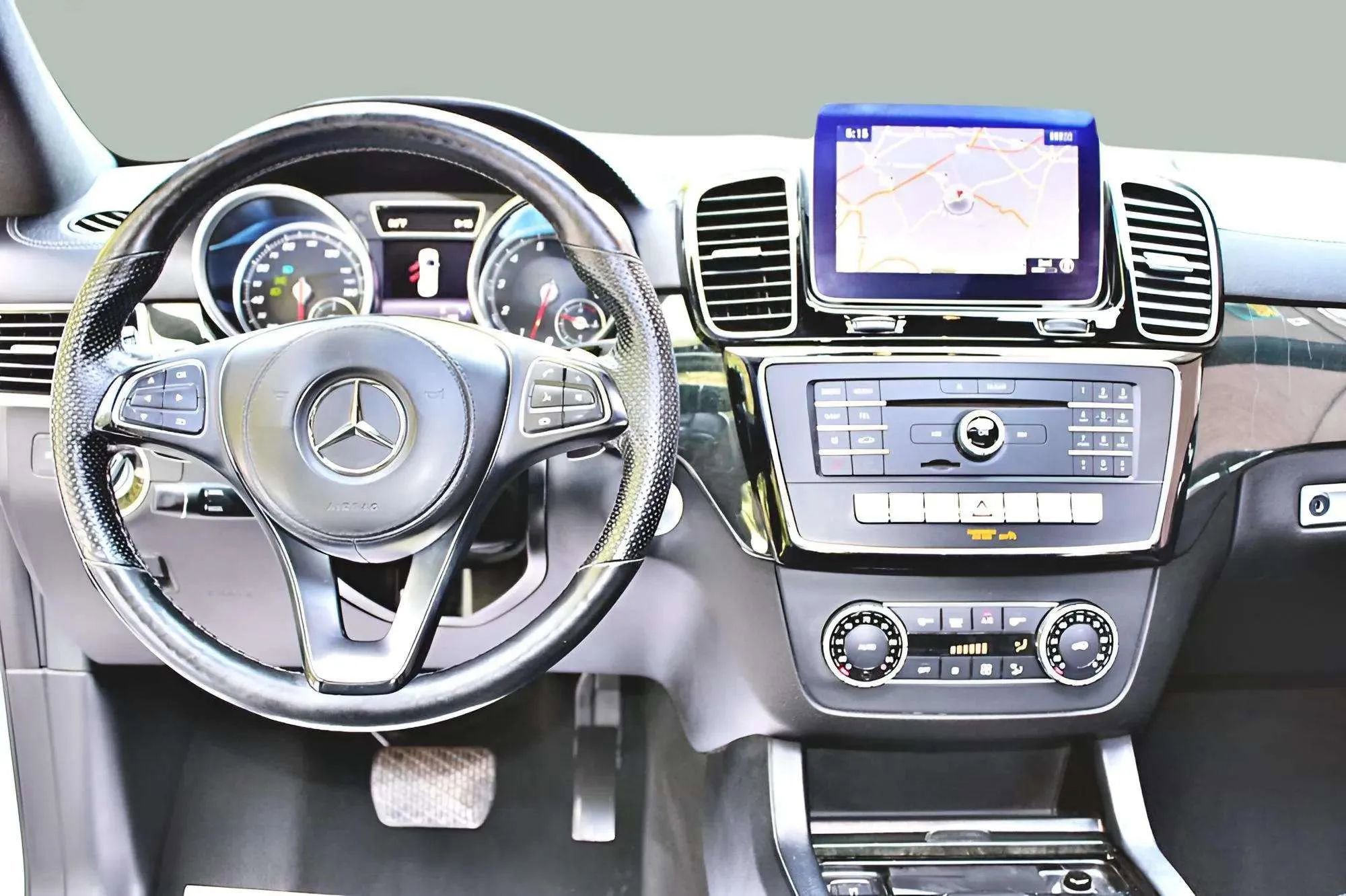 Used 2019 Mercedes-Benz GLS 450 4MATIC image 35