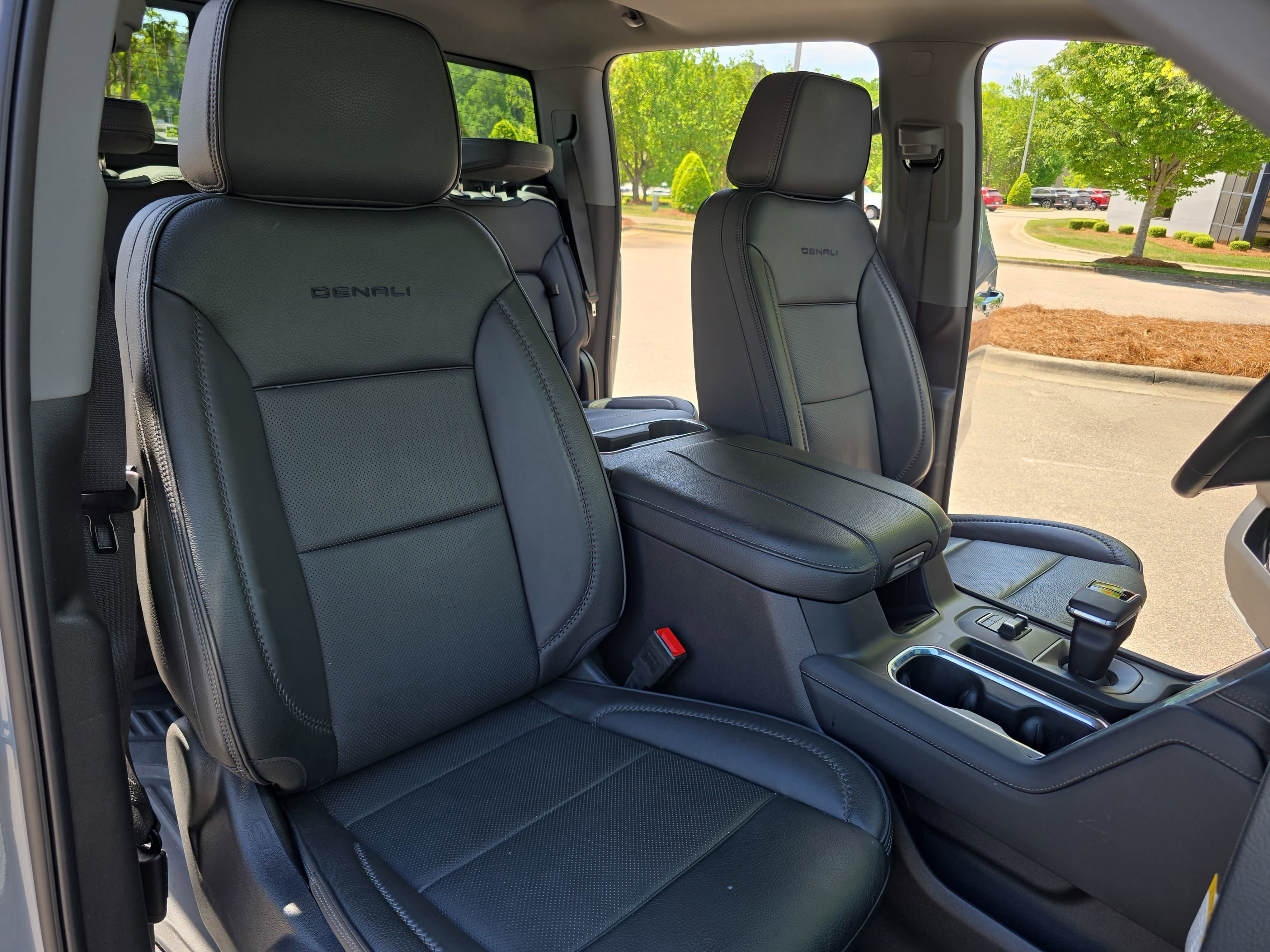 Used 2024 GMC Sierra 1500 Denali w/ Denali Reserve Package AWD/4WD image 10