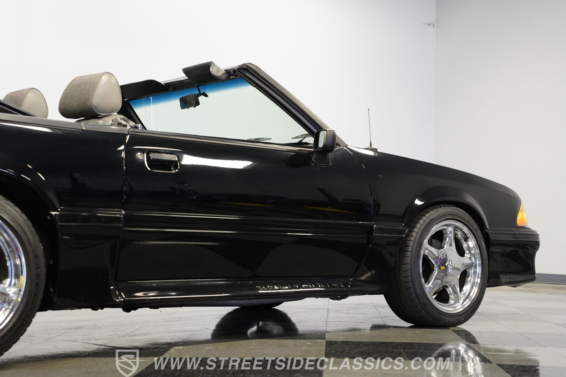 Used 1989 Ford Mustang GT RWD image 29