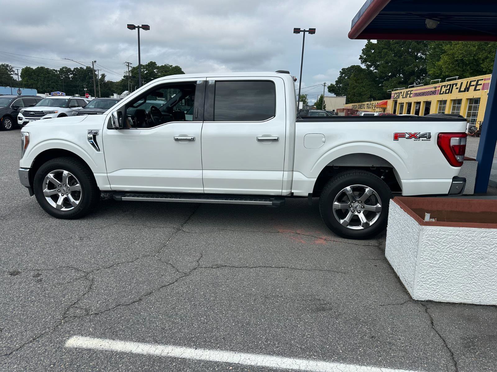Used 2021 Ford F150 Lariat w/ Equipment Group 502A High image 9
