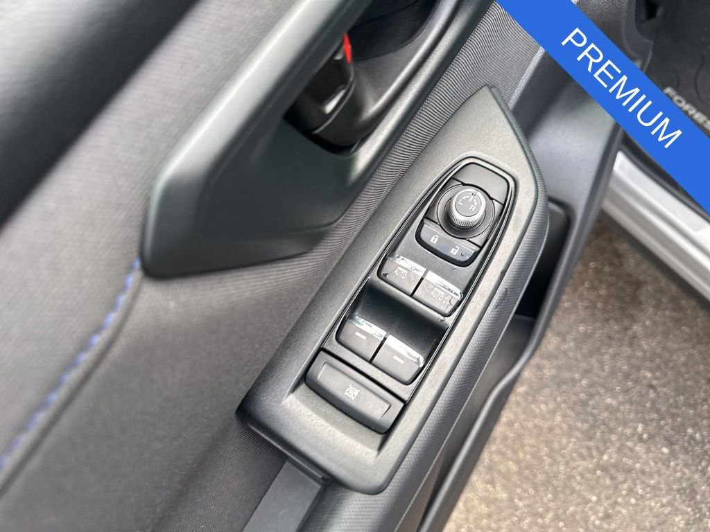 Used 2025 Subaru Forester Premium image 10