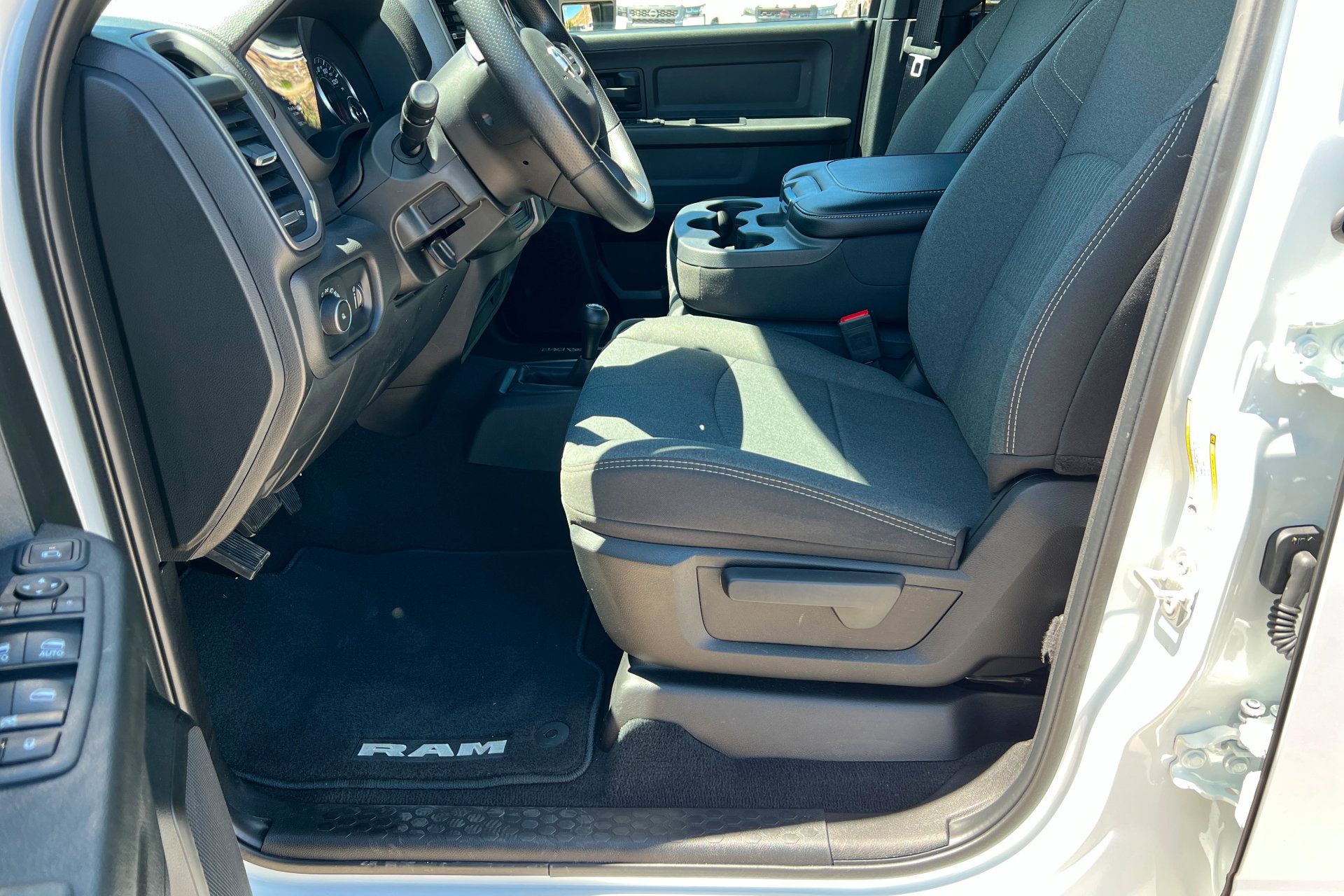 Used 2024 RAM 2500 Tradesman w/ Chrome Appearance Group AWD/4WD image 17