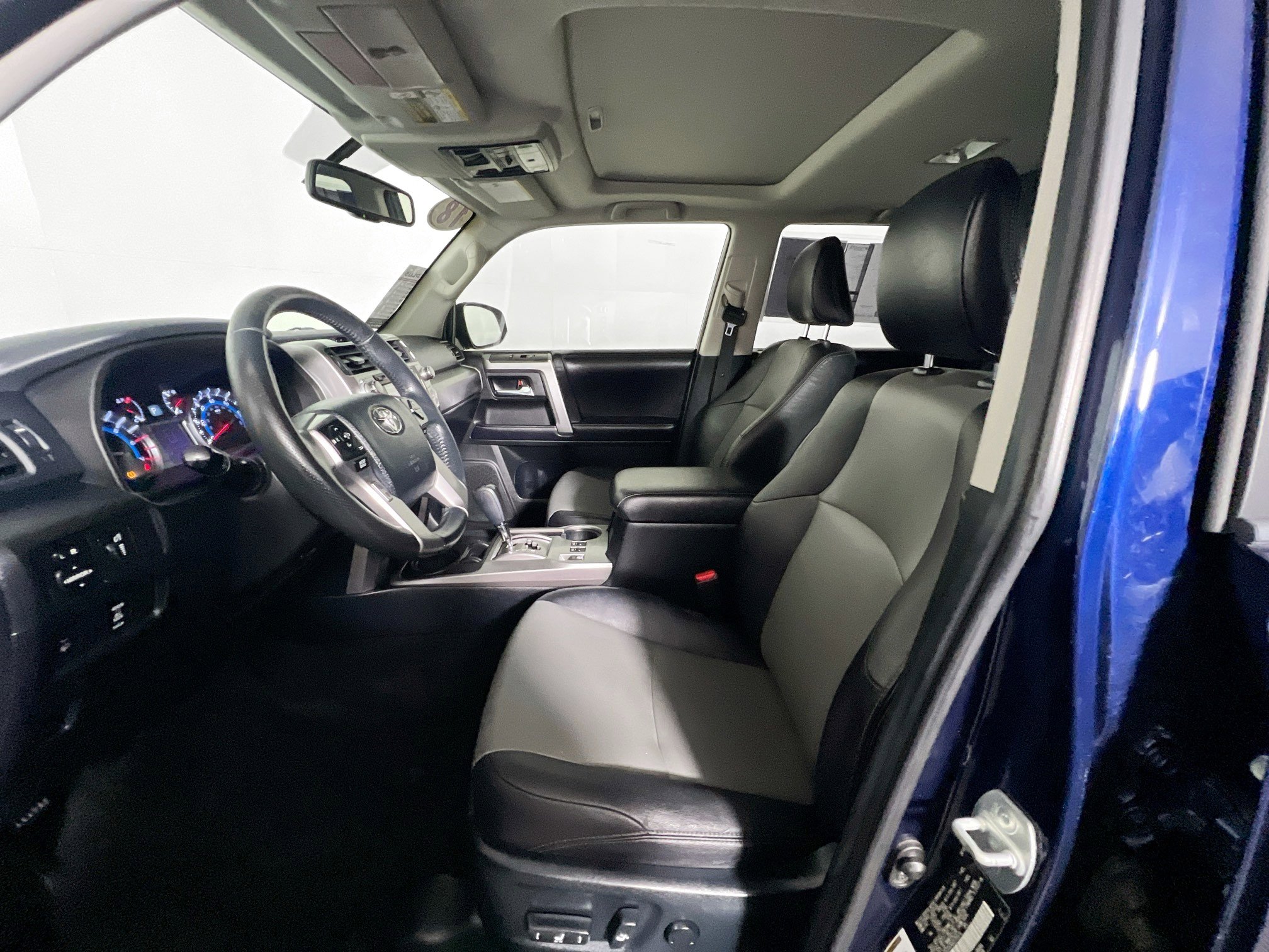 Used 2018 Toyota 4Runner SR5 Premium image 14