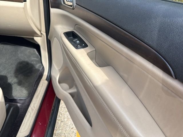 Used 2017 Jeep Grand Cherokee Laredo image 14