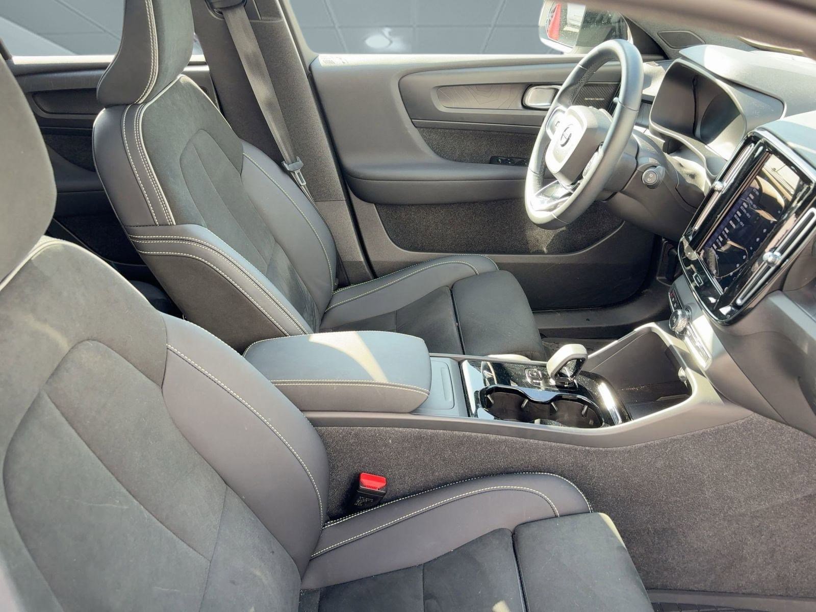 Certified 2023 Volvo XC40 Recharge Ultimate image 29