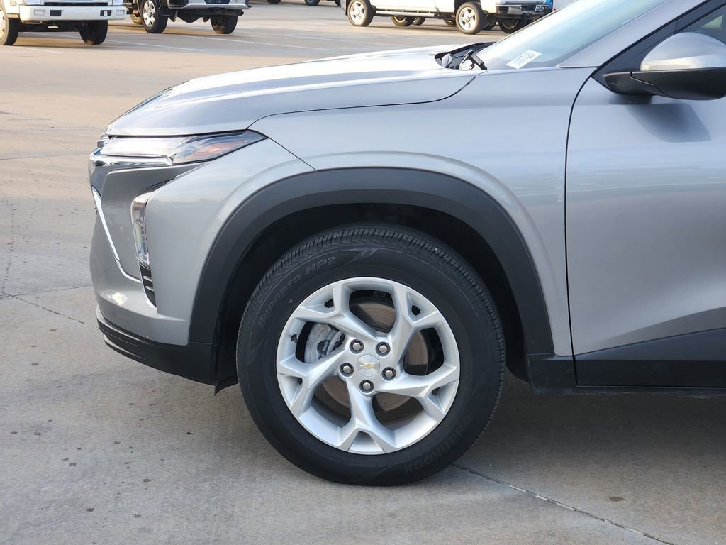 Used 2024 Chevrolet Trax LS w/ LS Convenience Package image 10