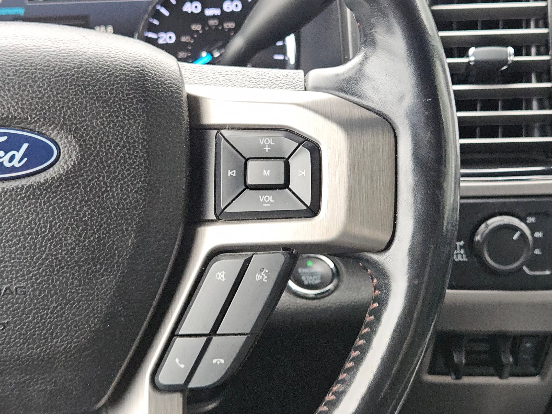 Used 2019 Ford F250 Platinum w/ FX4 Off-Road Package AWD/4WD image 22