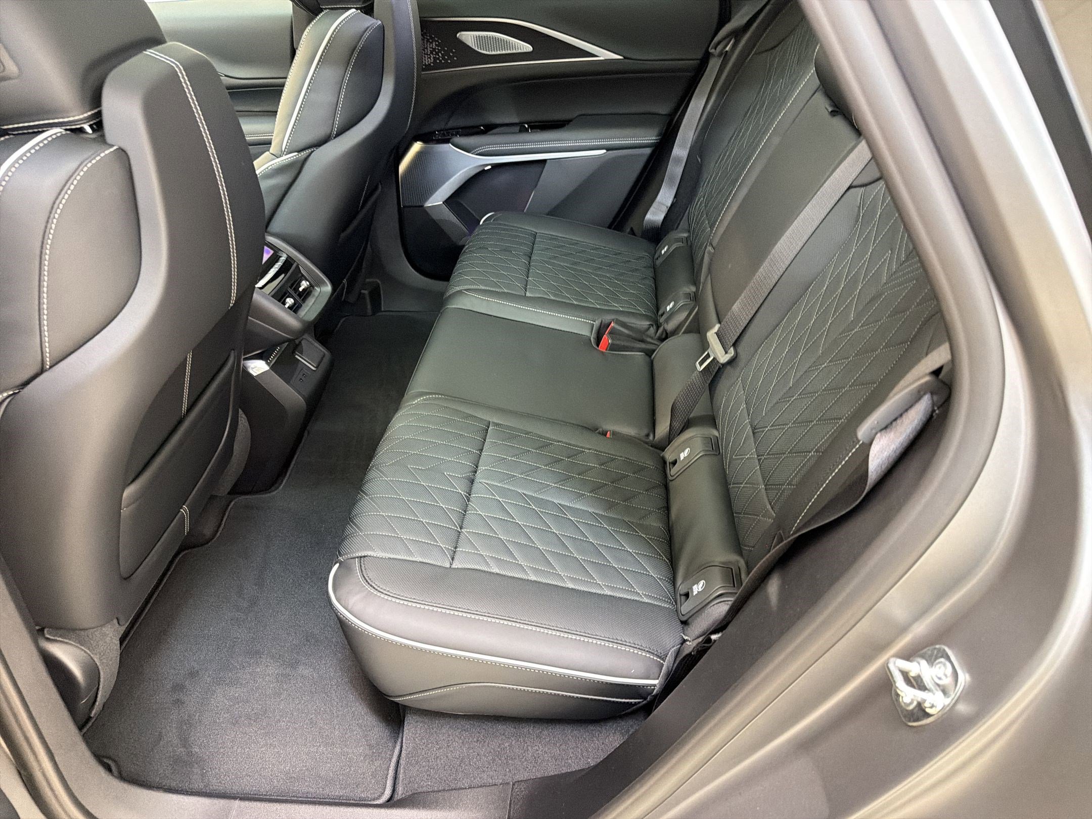 New 2026 Cadillac Lyriq V image 15